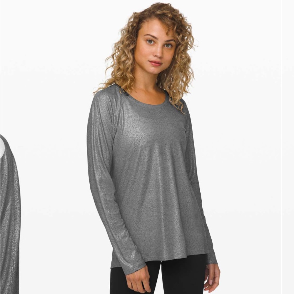 Lululemon Emerald Long Sleeve
Luminosity Foil Print Heathered Metal Grey